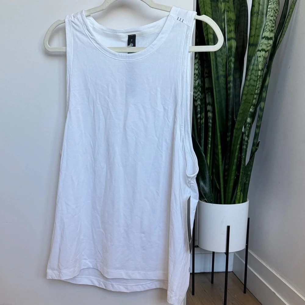 Lululemon Zeroed In Tank Top - Picture 2 of 3